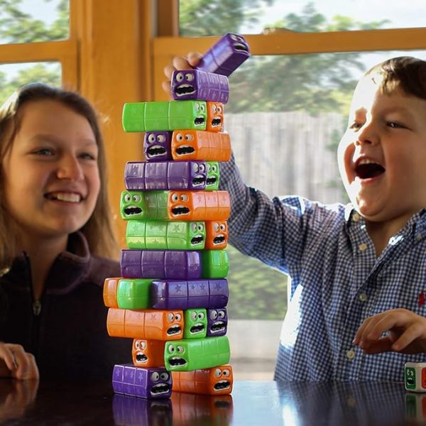 Wobbly Worms Tower Tumbling Games